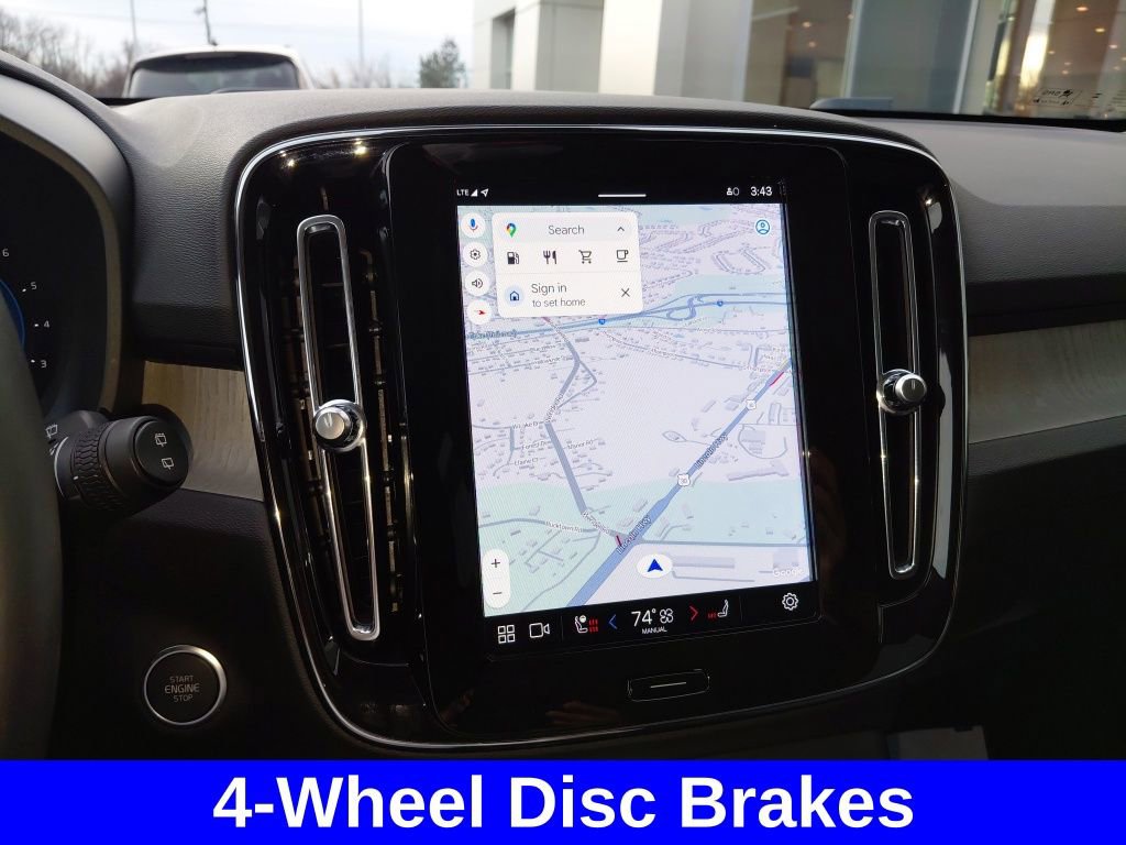 Used 2024 Volvo XC40 B5 Plus image 13