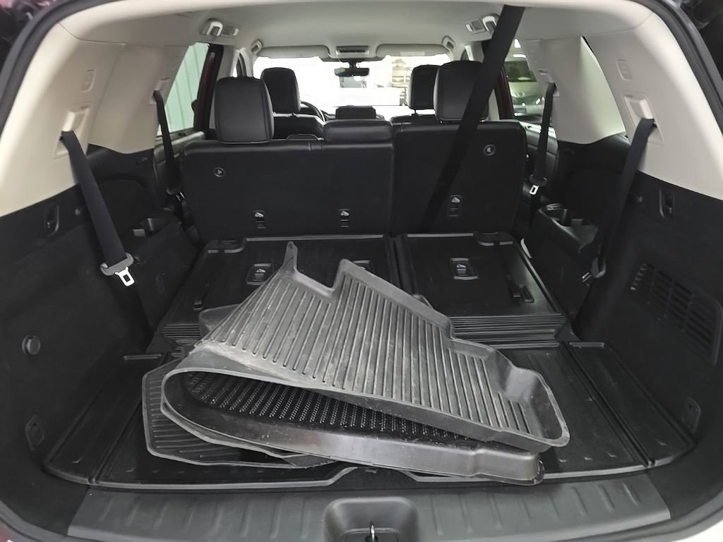 Used 2023 Nissan Pathfinder SL w/ Lighting Package (N92) image 11
