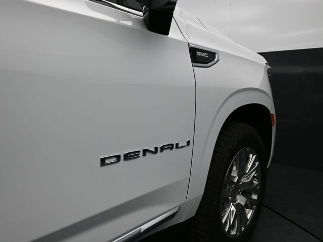Used 2022 GMC Yukon XL Denali image 10
