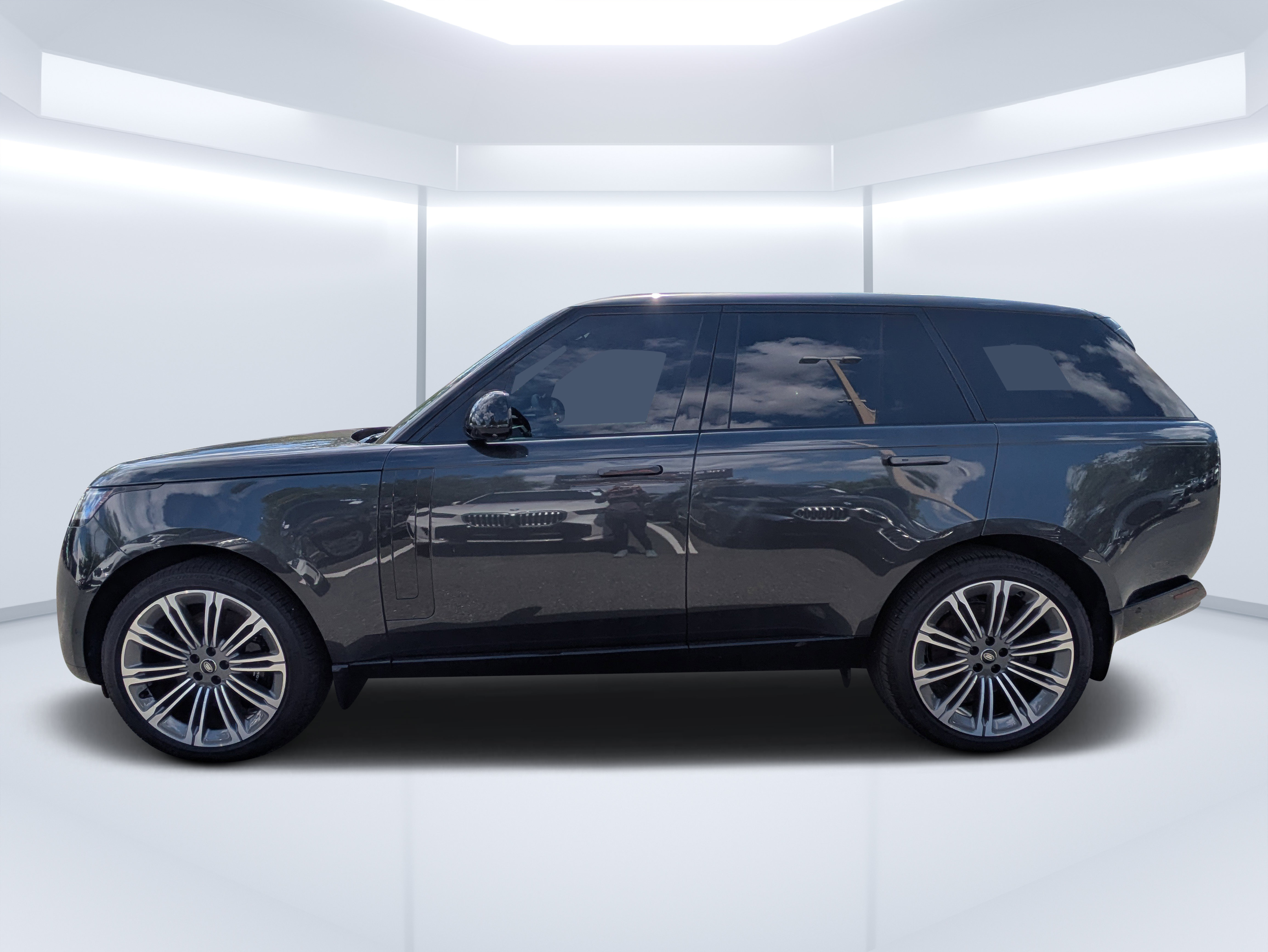 Used 2025 Land Rover Range Rover SE AWD/4WD image 6