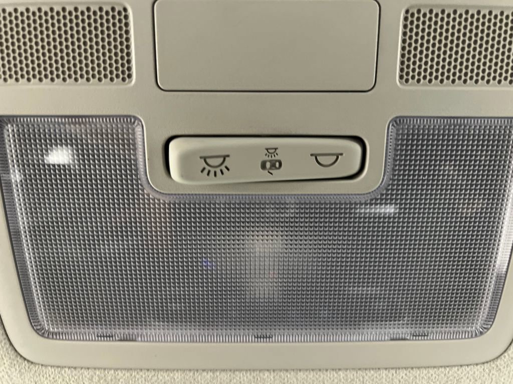 Used 2025 Hyundai Venue SE image 52