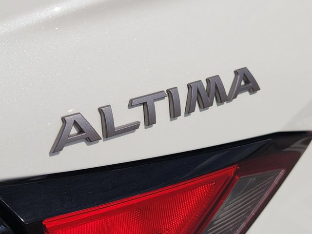 Used 2024 Nissan Altima 2.5 SV FWD image 13
