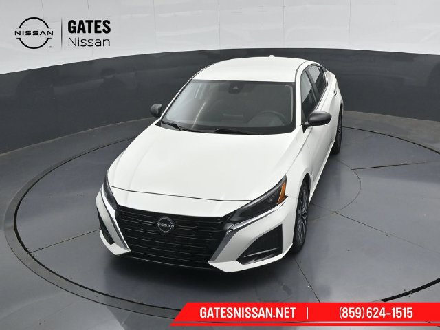 Used 2025 Nissan Altima 2.5 SV FWD image 46