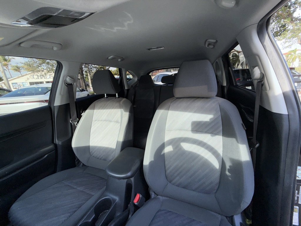 Certified 2023 Kia Seltos LX image 3