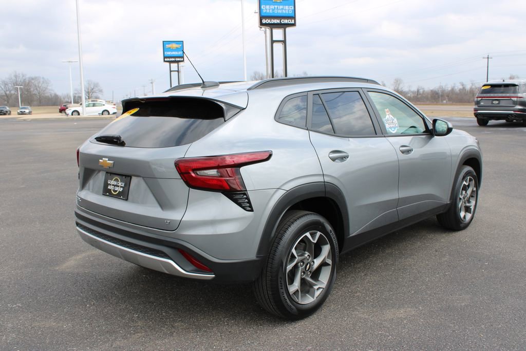 Used 2025 Chevrolet Trax LT image 9