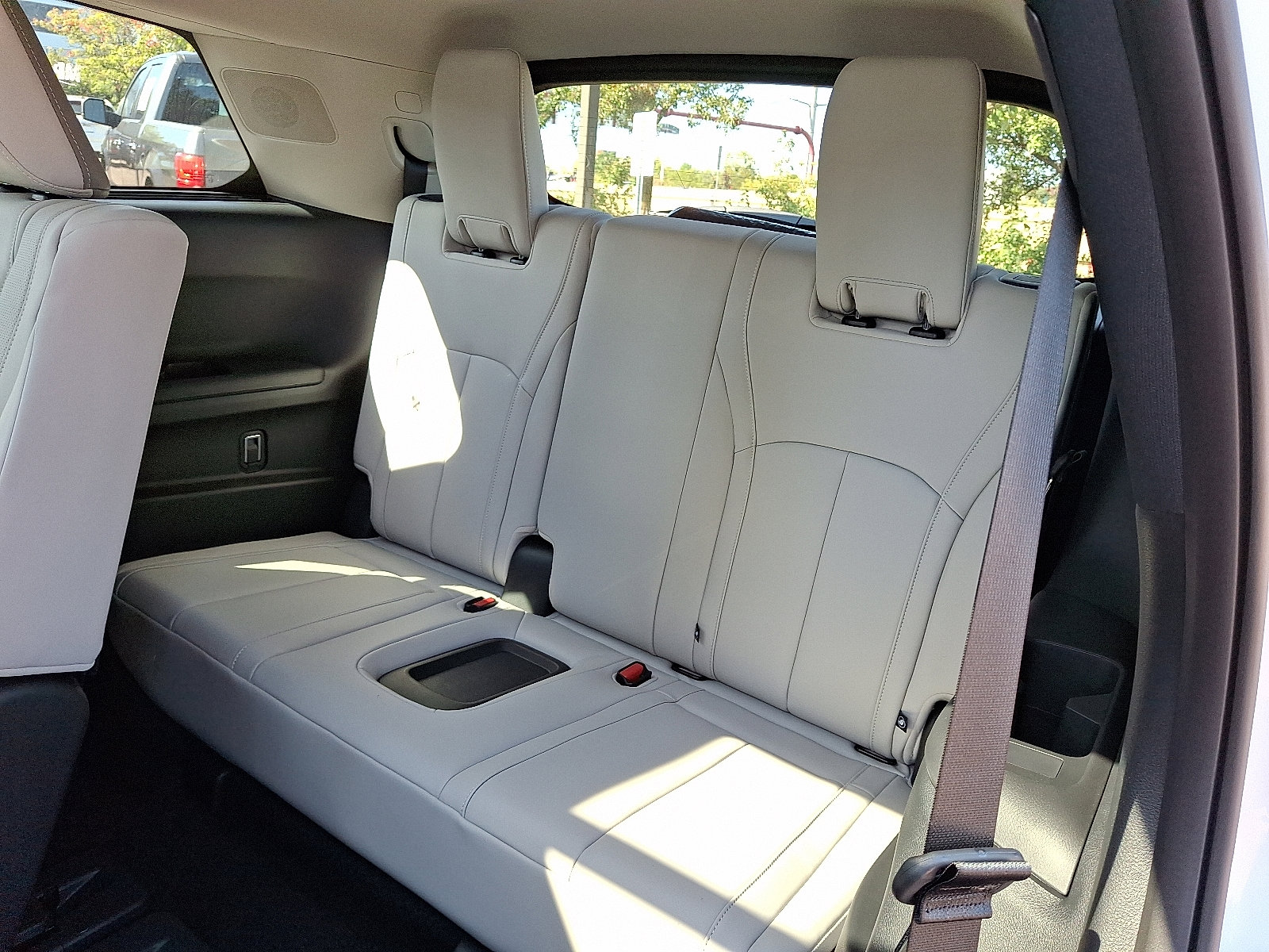 New 2026 INFINITI QX60 Luxe w/ Cargo Package FWD image 6