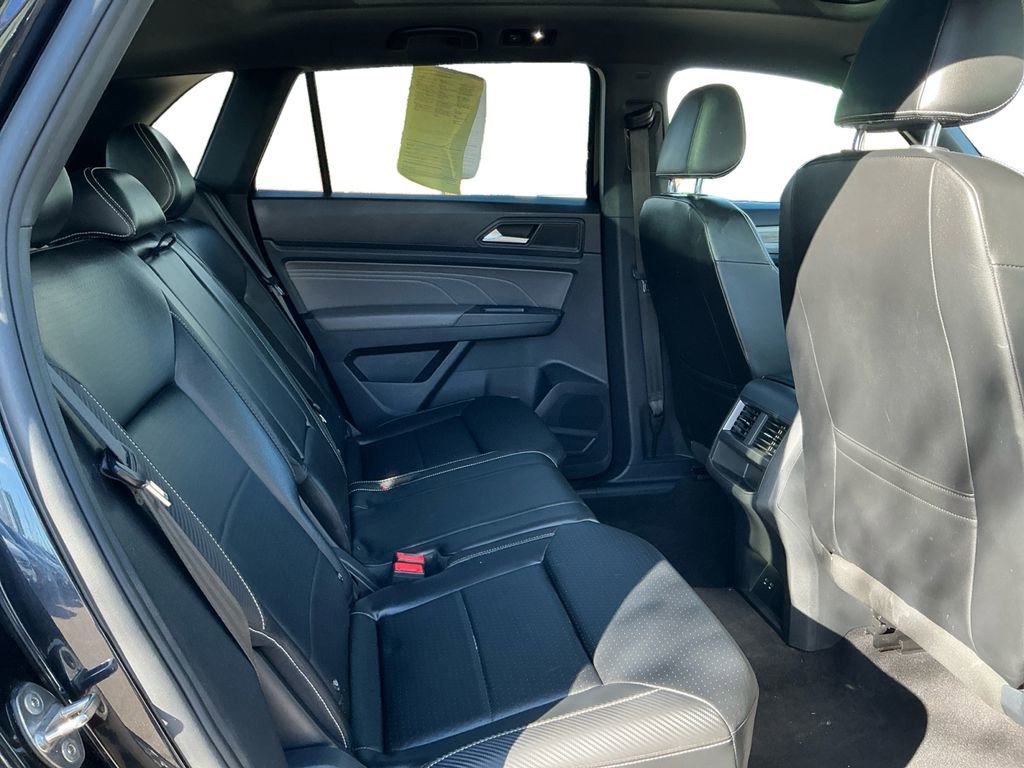 Used 2022 Volkswagen Atlas Cross Sport SE w/ Panoramic Sunroof Package image 22