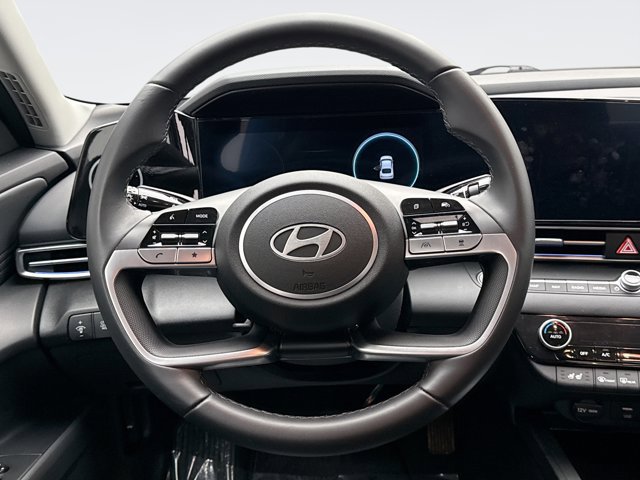 Used 2024 Hyundai Elantra Limited image 12
