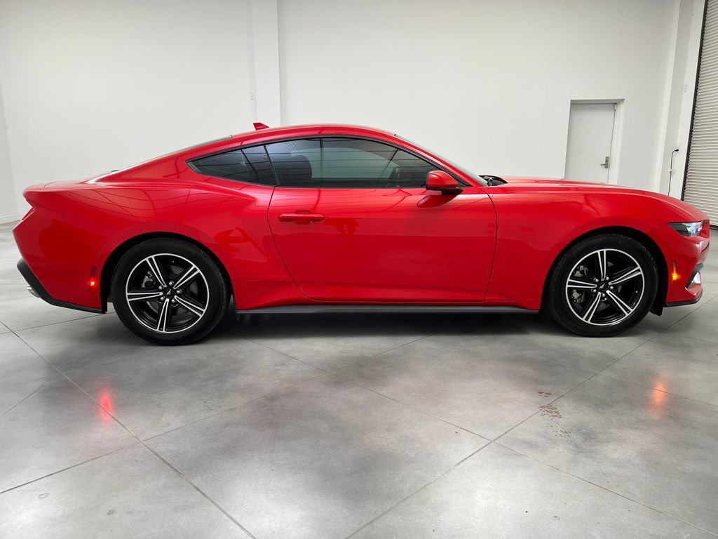 Used 2025 Ford Mustang Coupe RWD image 10