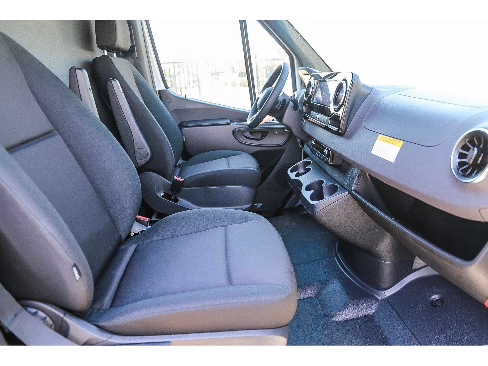 New 2024 Mercedes-Benz eSprinter 170 Cargo image 15