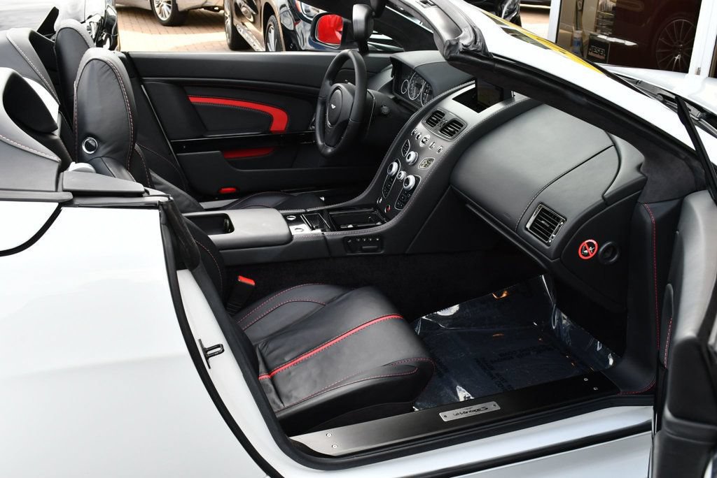 Used 2017 Aston Martin V12 Vantage S RWD image 58