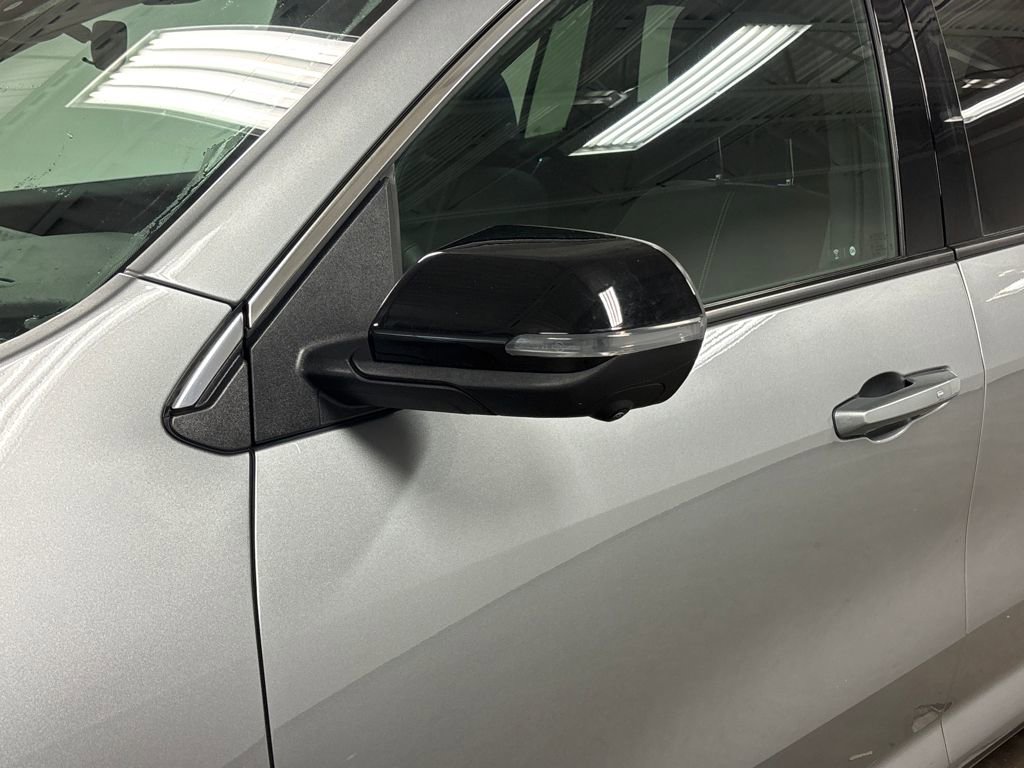 Certified 2025 GMC Acadia Elevation image 12