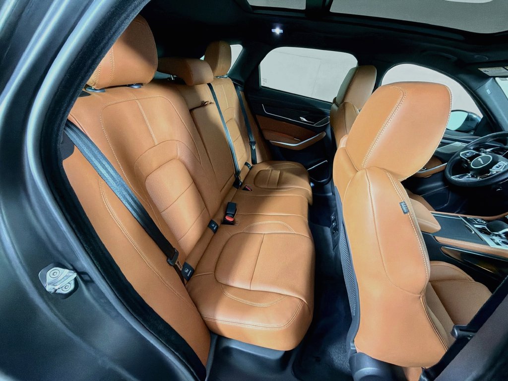 Certified 2026 Jaguar F-PACE R-Dynamic S AWD/4WD image 29