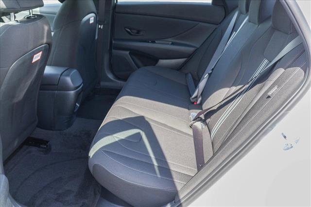 New 2025 Hyundai Elantra SEL image 23
