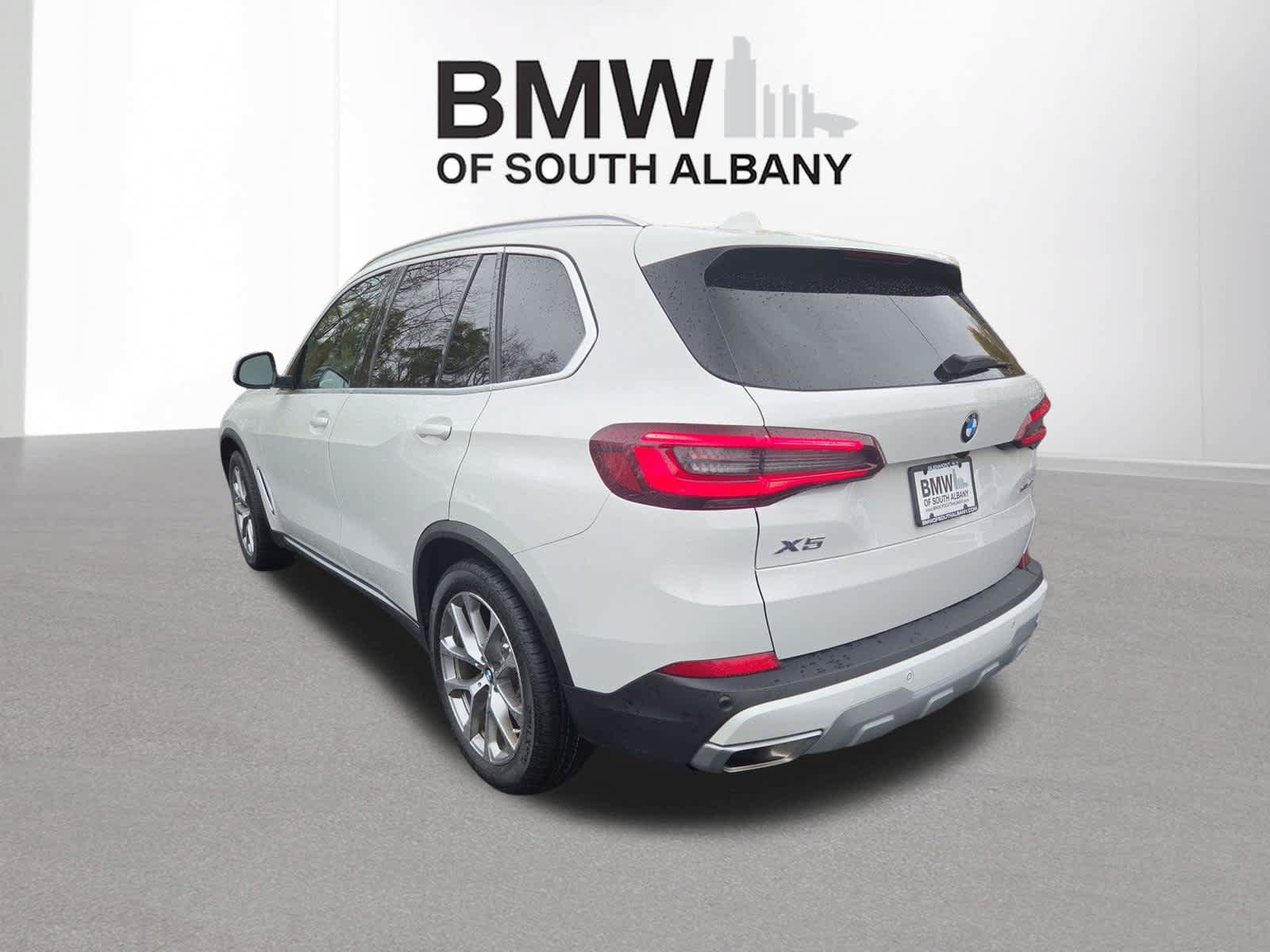 Used 2022 BMW X5 xDrive40i w/ Premium Package AWD/4WD image 3