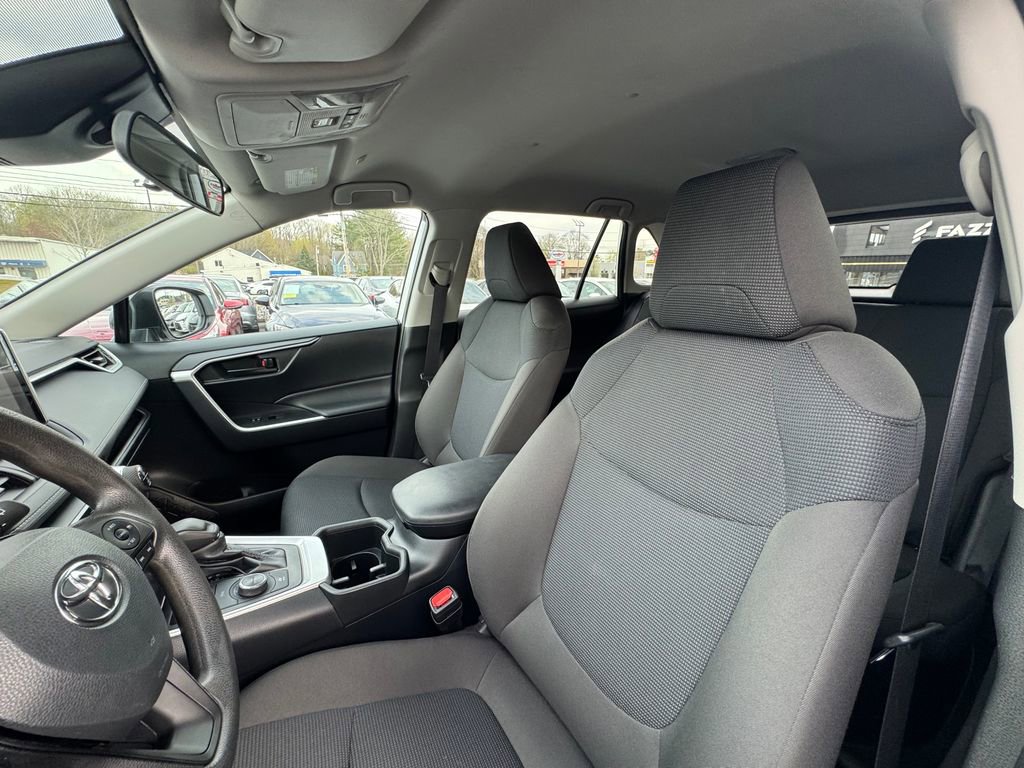 Used 2025 Toyota RAV4 LE image 20