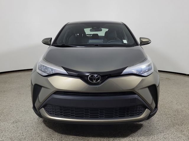 Used 2021 Toyota C-HR XLE FWD image 3