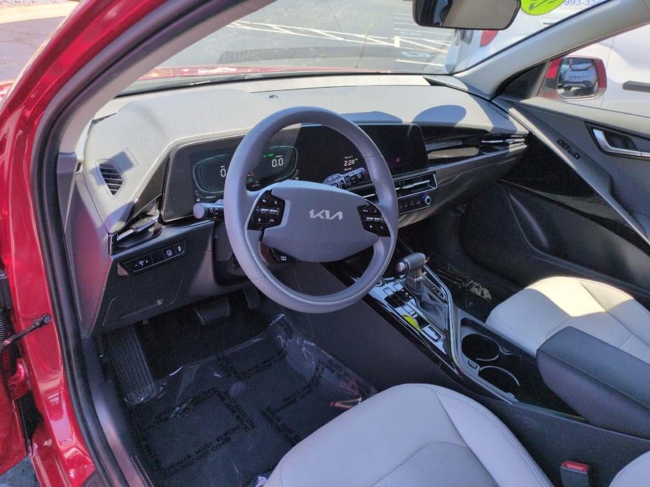 Used 2023 Kia Niro EX FWD image 15
