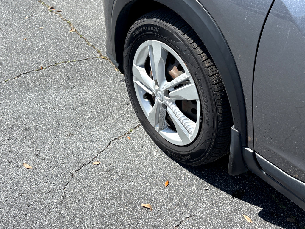 Used 2023 Nissan Kicks S FWD image 19