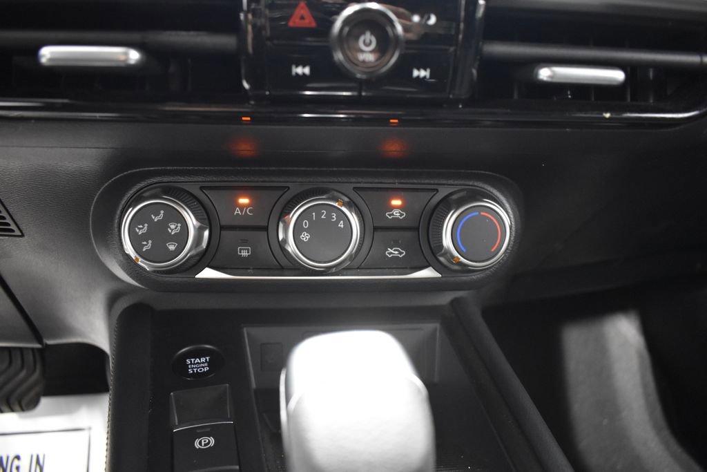 Certified 2025 Nissan Kicks SV AWD/4WD image 18