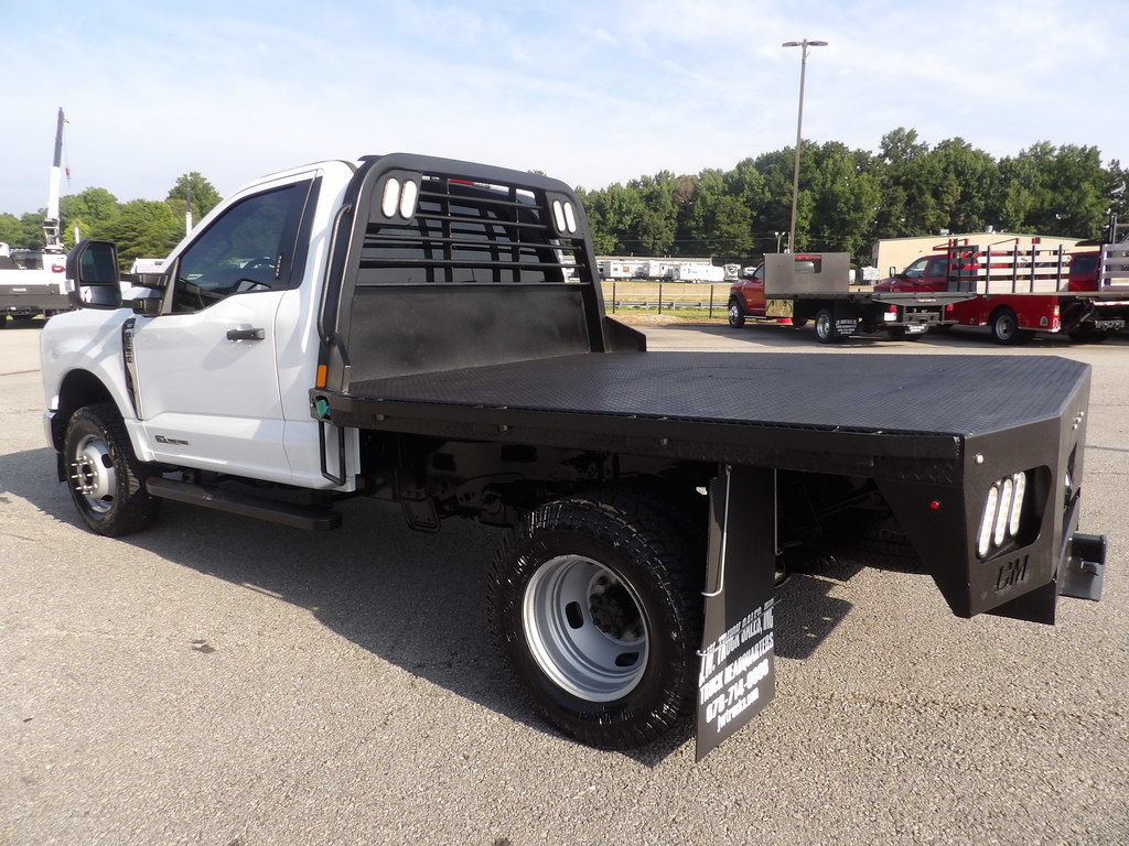 Used 2023 Ford F350 XLT AWD/4WD image 4