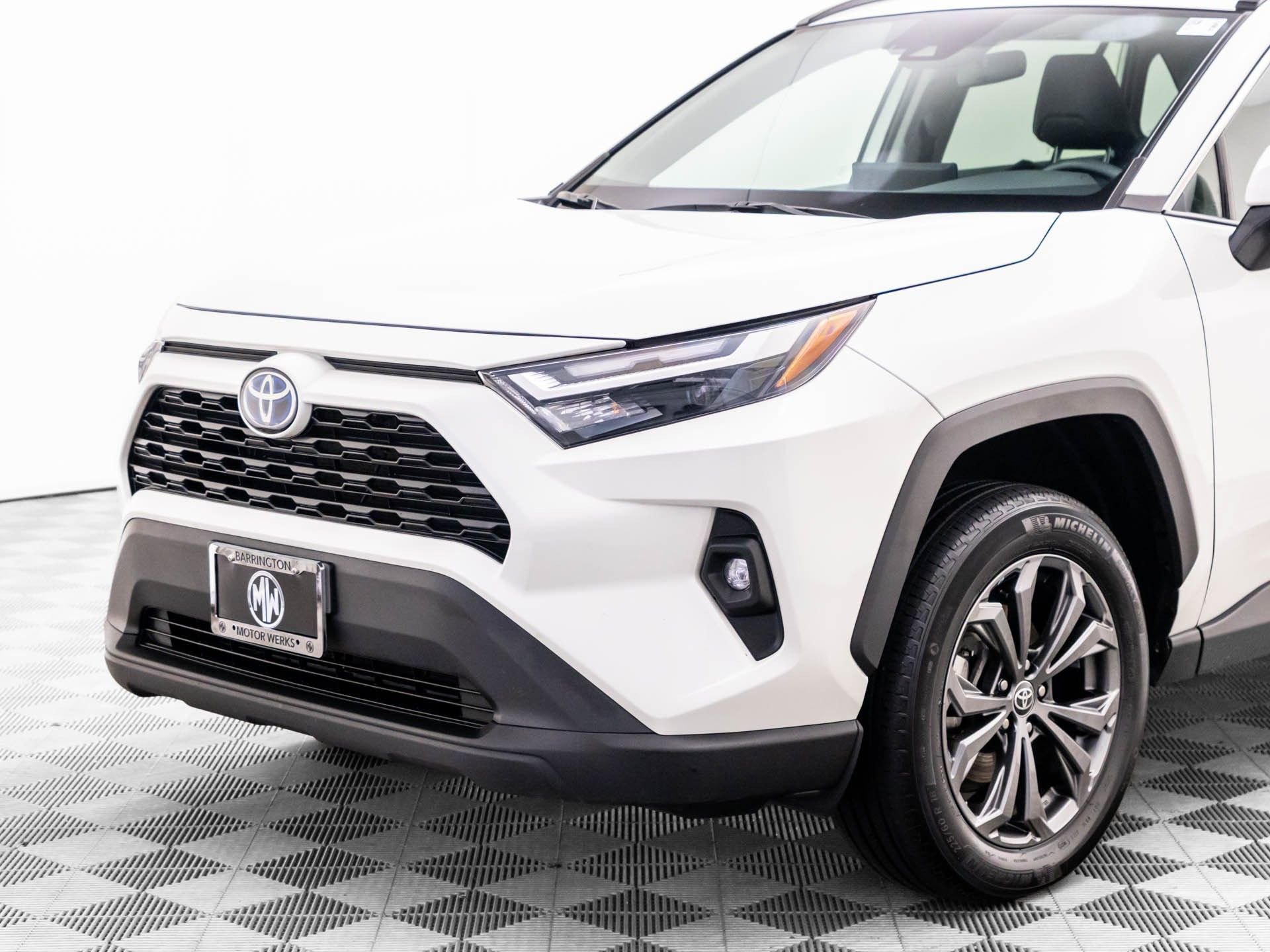 Used 2022 Toyota RAV4 XLE Premium AWD/4WD image 36