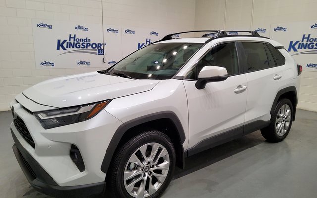 Used 2025 Toyota RAV4 XLE Premium image 5