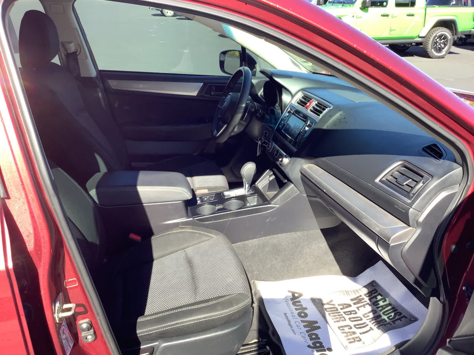 Used 2019 Subaru Outback 2.5i AWD/4WD image 8