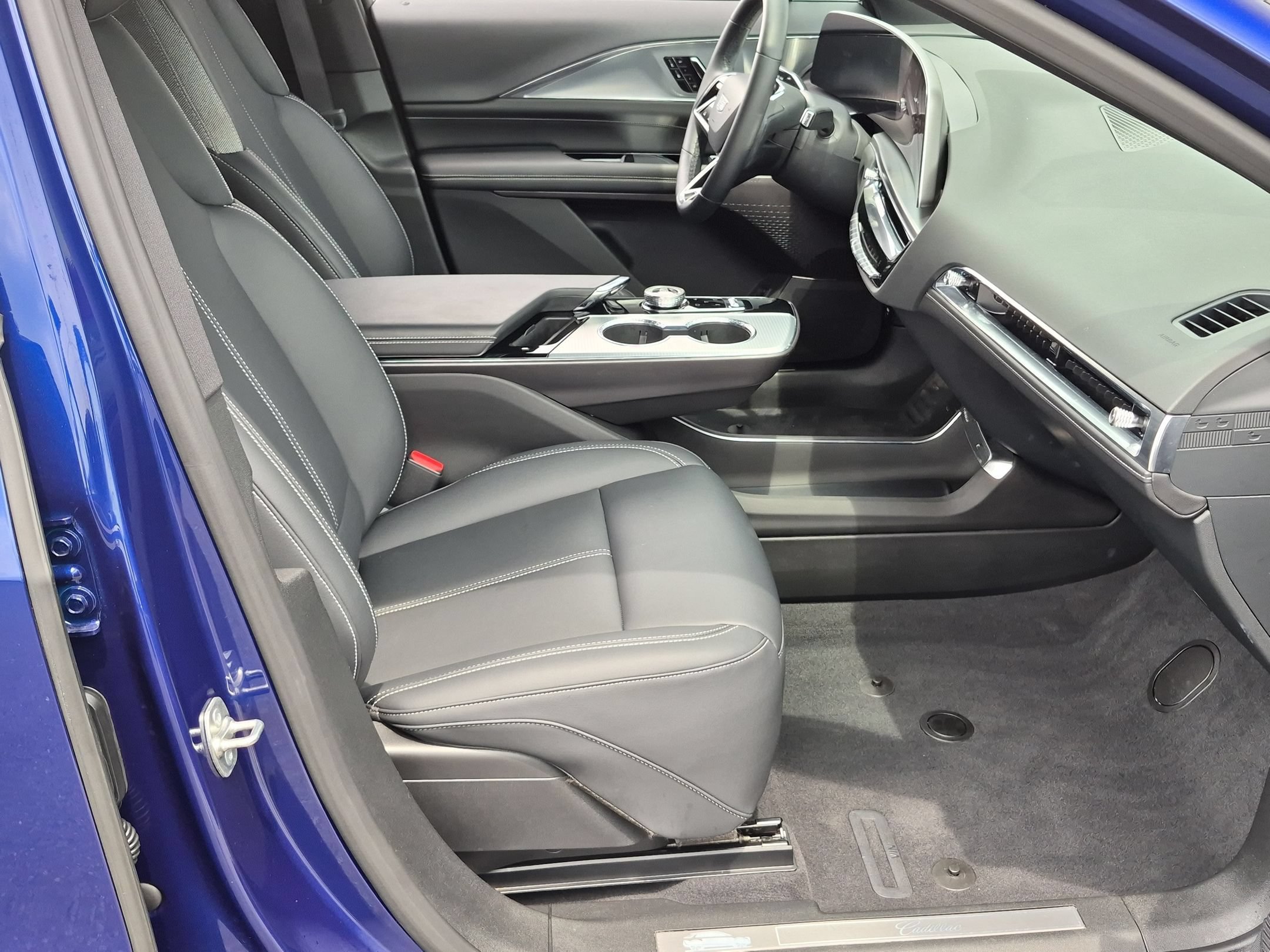 Certified 2024 Cadillac Lyriq Tech RWD image 27
