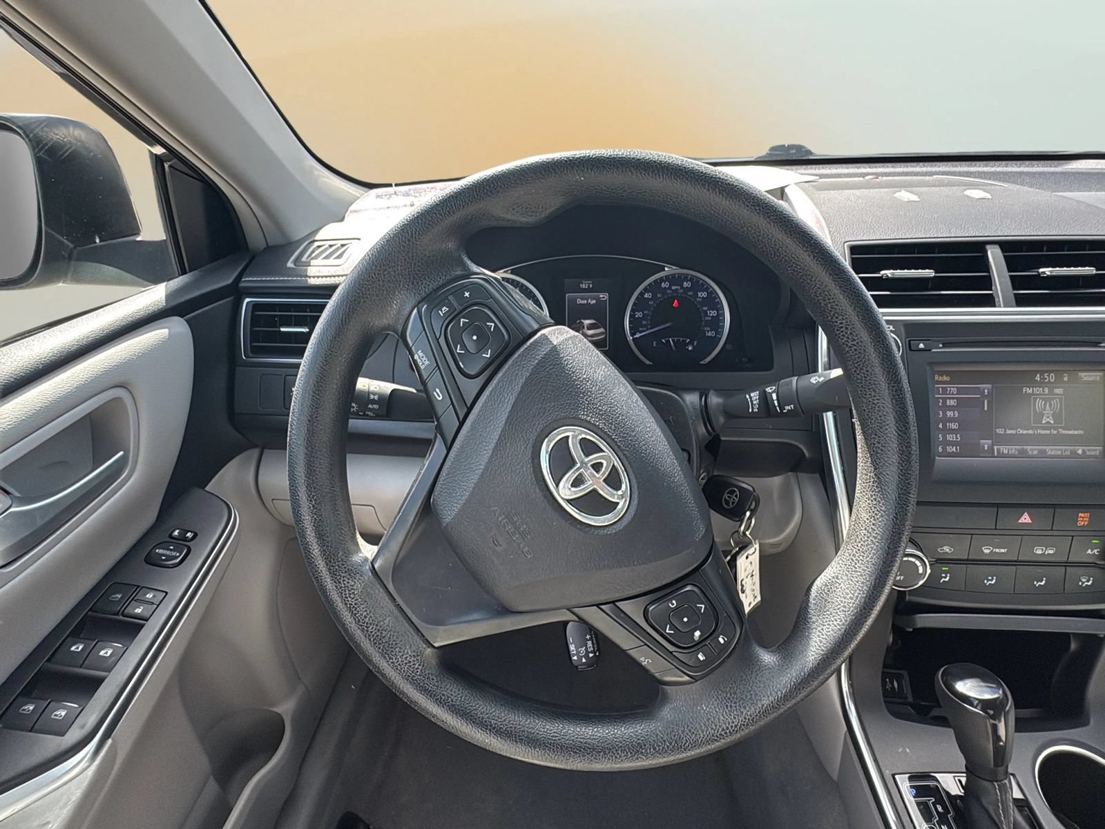Used 2017 Toyota Camry LE FWD image 15