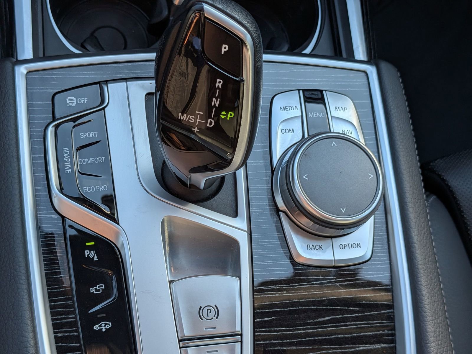 Used 2022 BMW 740i xDrive w/ M Sport Package image 26