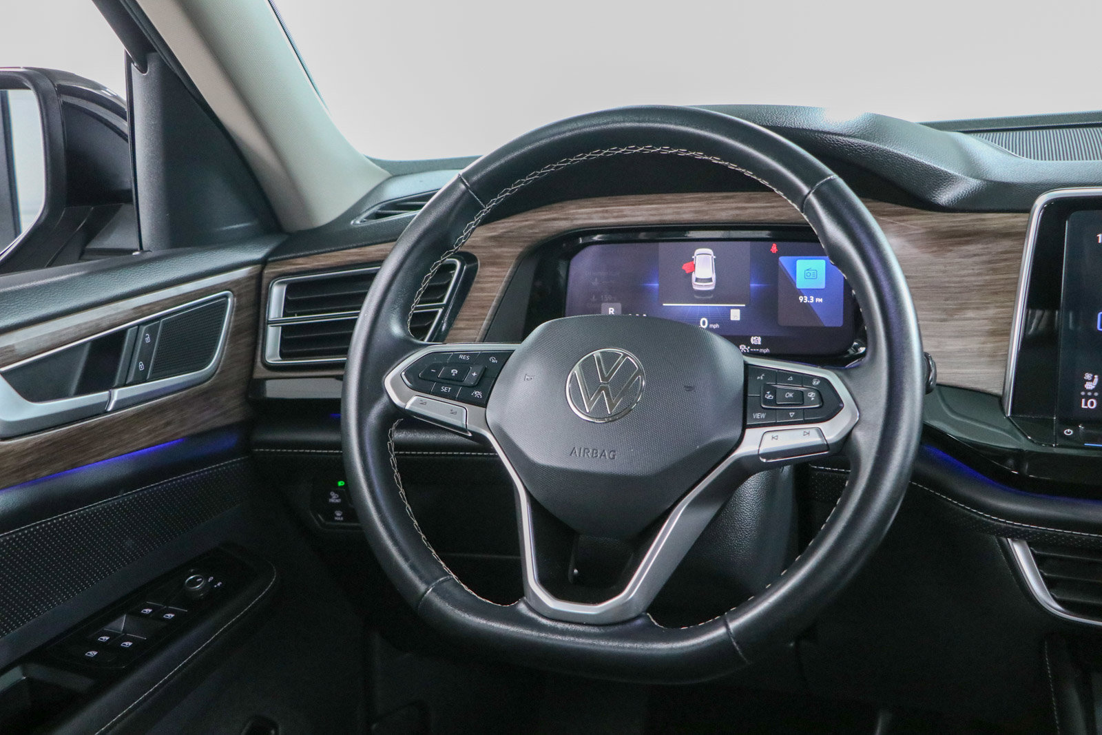 Used 2024 Volkswagen Atlas SEL AWD/4WD image 12
