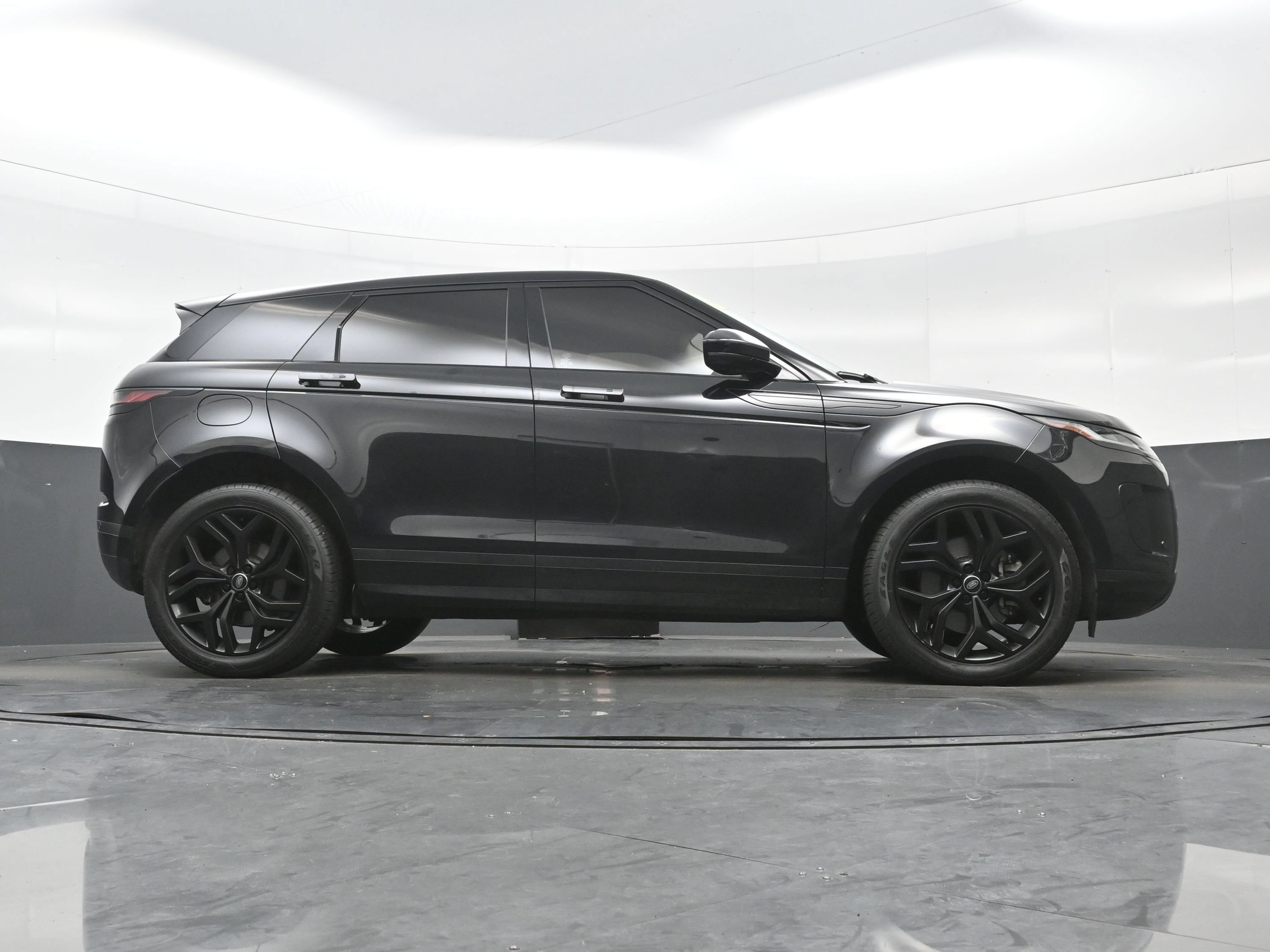 Used 2023 Land Rover Range Rover Evoque SE AWD/4WD image 32