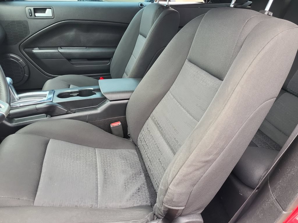 Used 2007 Ford Mustang Convertible RWD image 16