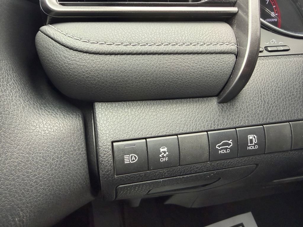 Used 2019 Toyota Camry XSE FWD image 12