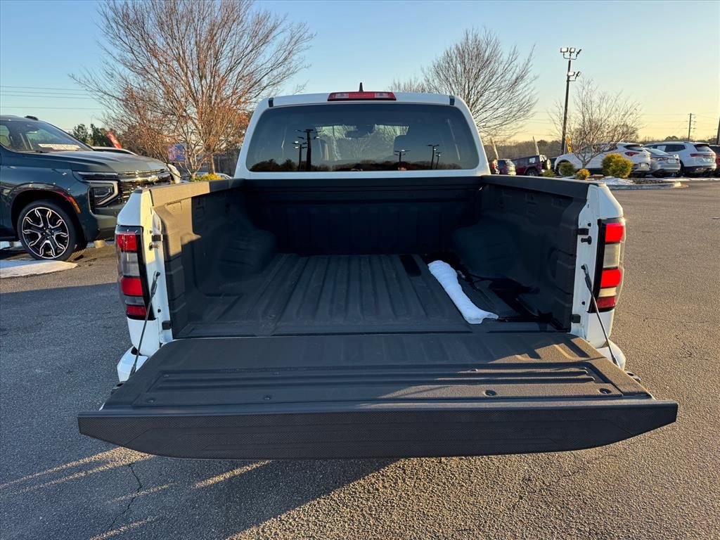Used 2023 Nissan Frontier SV w/ Technology Package image 10