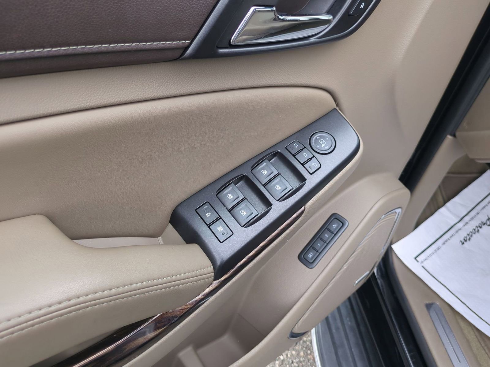 Used 2017 GMC Yukon XL SLT w/ Open Road Package image 24