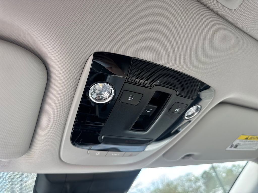 Used 2021 Kia Seltos SX w/ SX Sunroof Package image 31