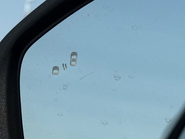 Used 2023 Ford Explorer XLT w/ Equipment Group 202A image 25