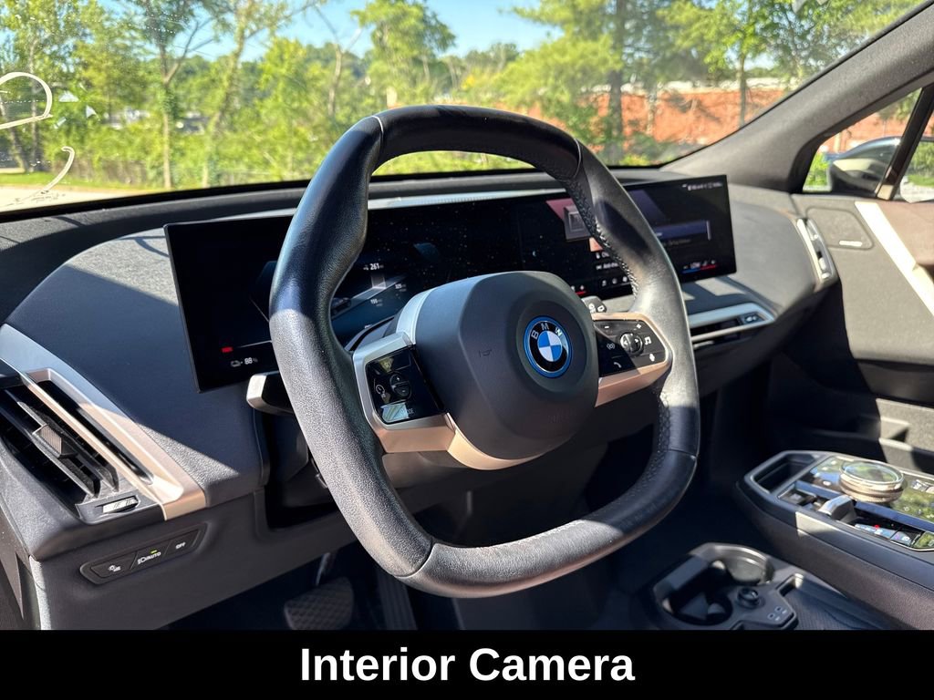 Used 2024 BMW iX xDrive50 w/ Premium Package AWD/4WD image 15
