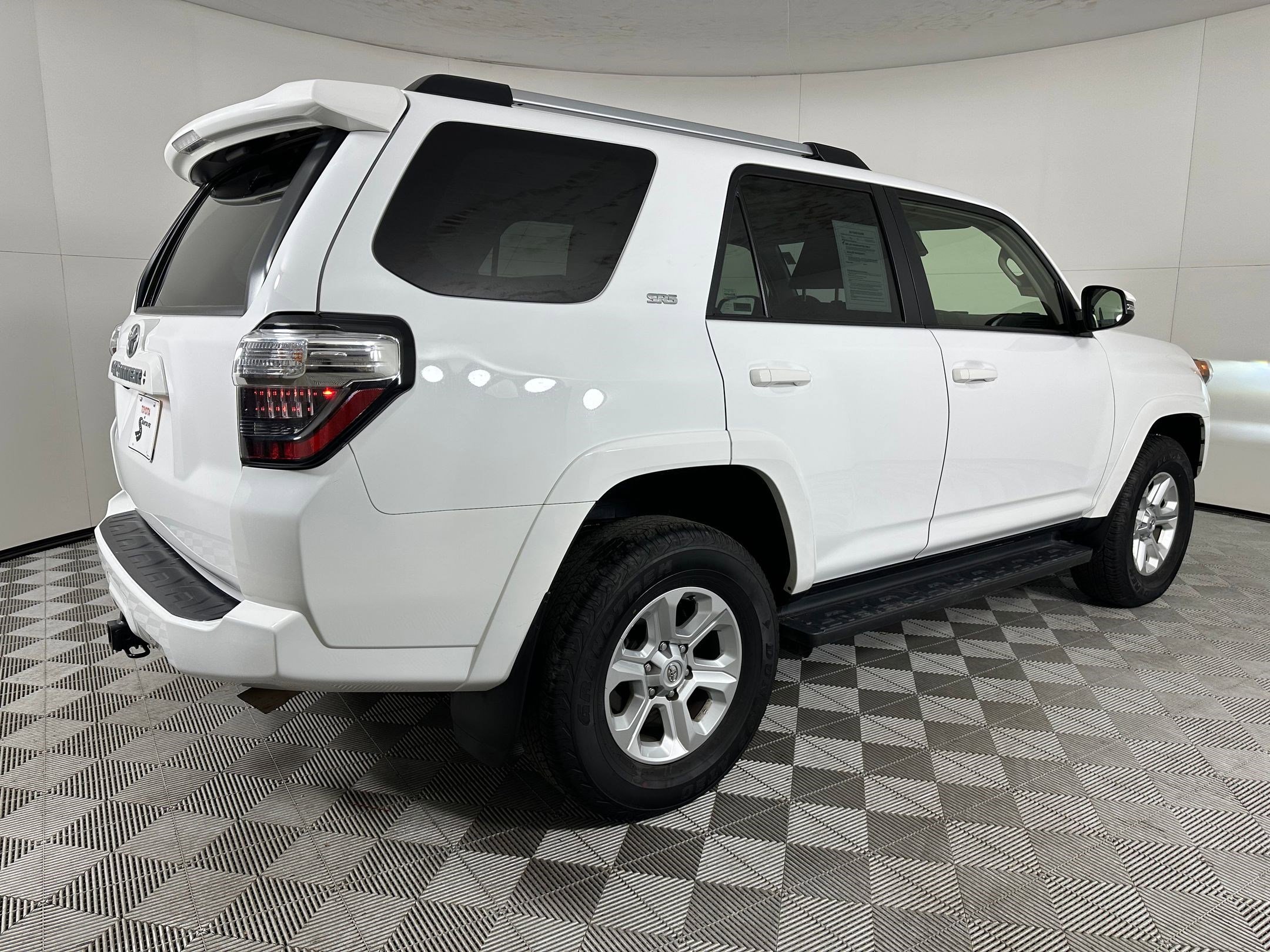 Used 2024 Toyota 4Runner SR5 Premium image 8