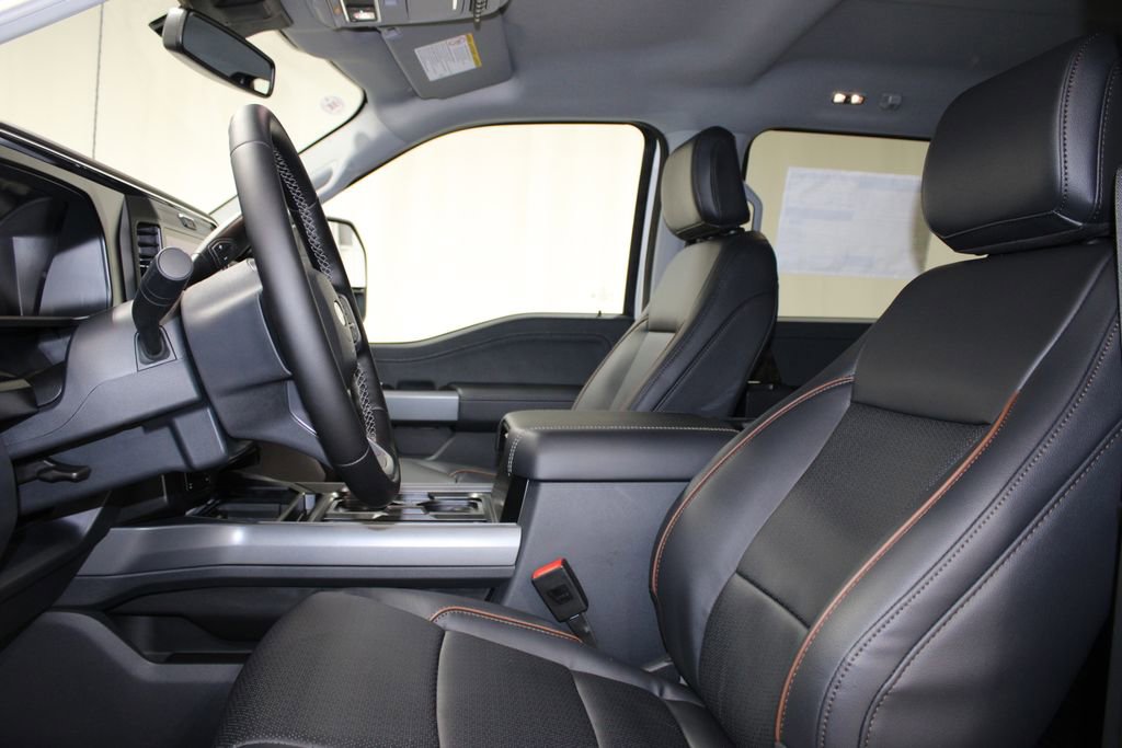 New 2026 Ford F250 Lariat w/ Black Appearance Package image 18