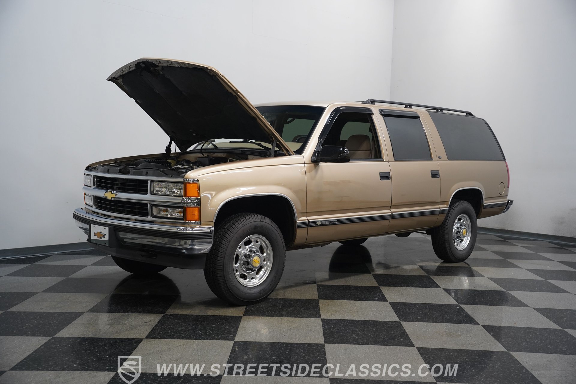 Used 1999 Chevrolet Suburban 2500 w/ Preferred Equipment Group 2 RWD image 31