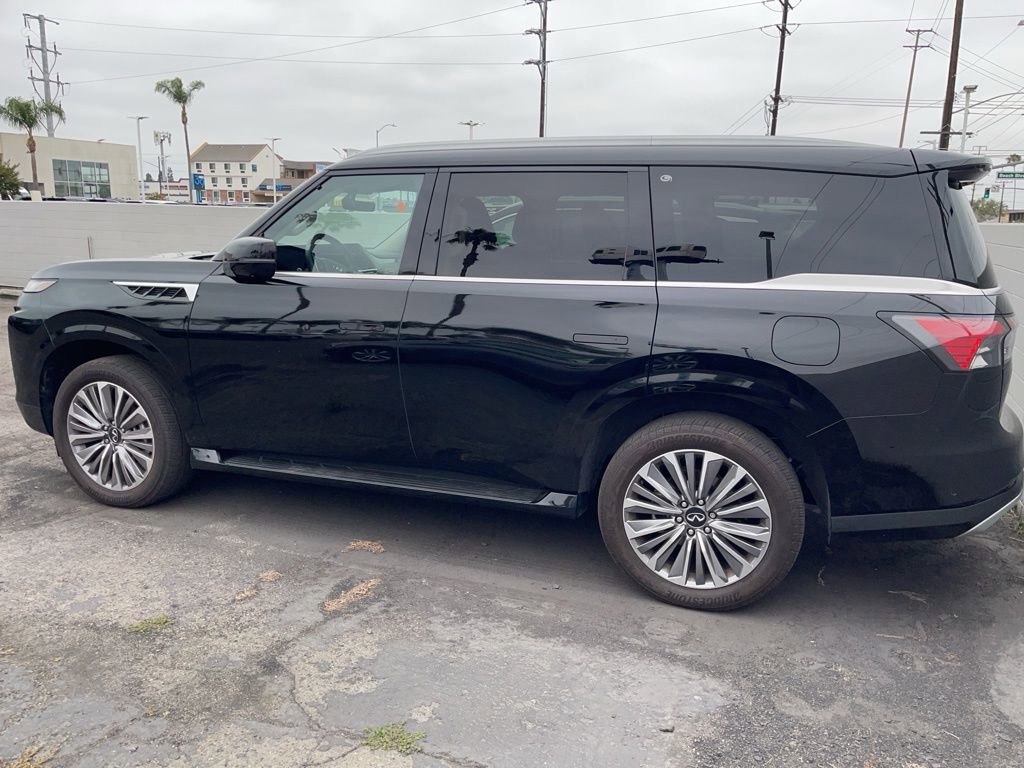 Certified 2025 INFINITI QX80 Luxe RWD image 4