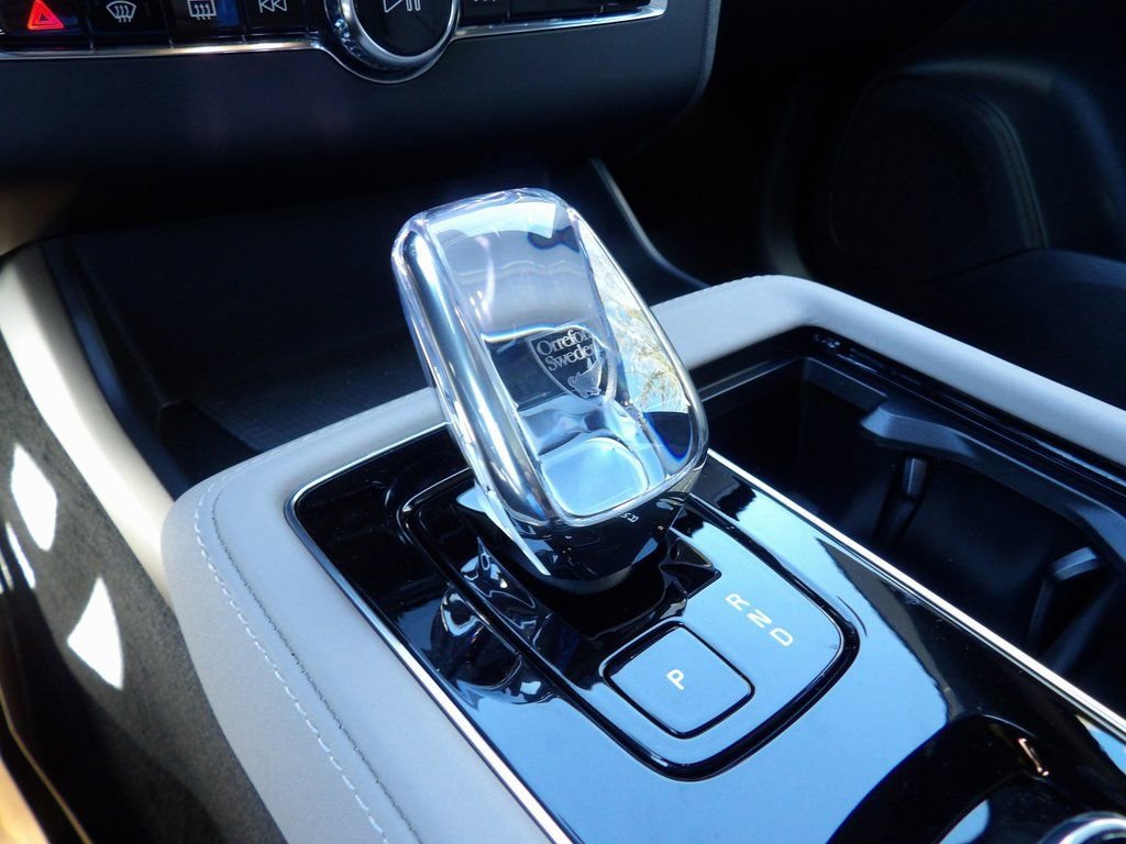 New 2026 Volvo XC90 B6 Plus w/ Protection Package Premier AWD/4WD image 23