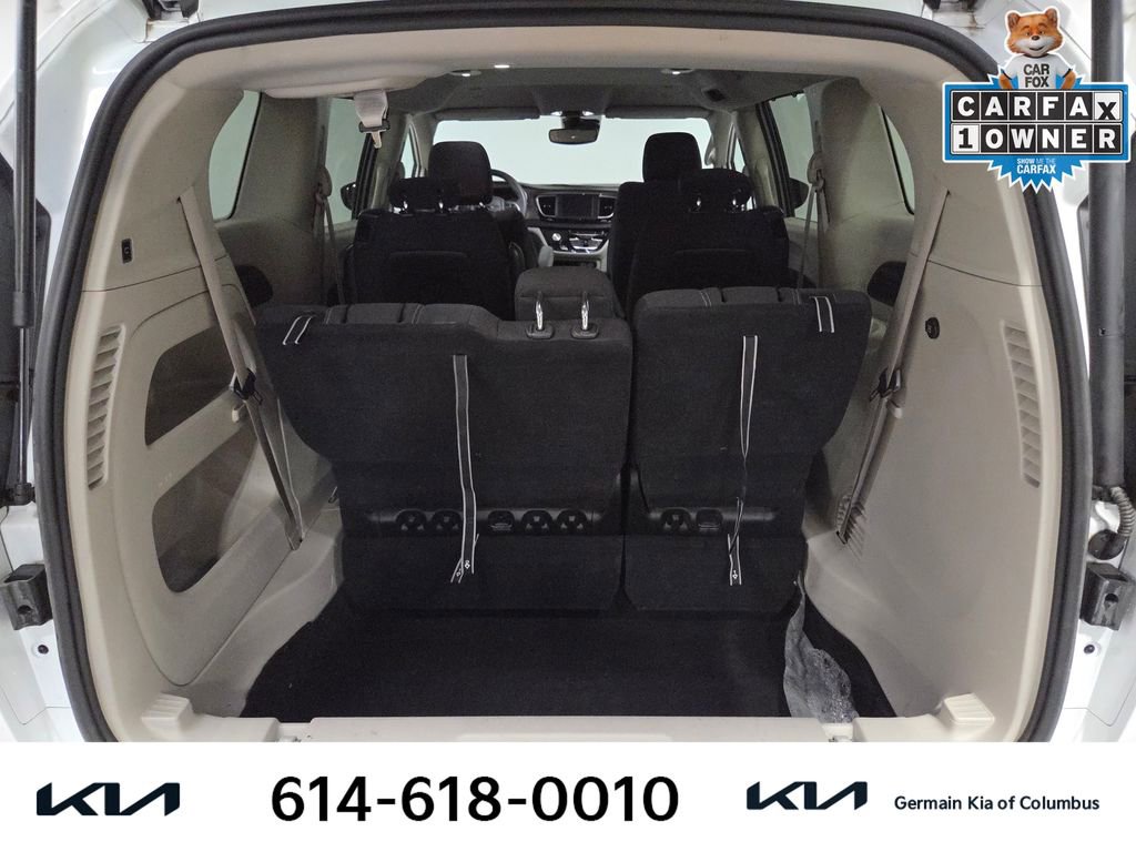 Used 2023 Chrysler Voyager LX image 21