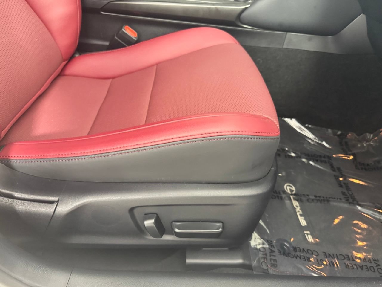 Used 2023 Lexus IS 300 w/ Comfort Package RWD image 34