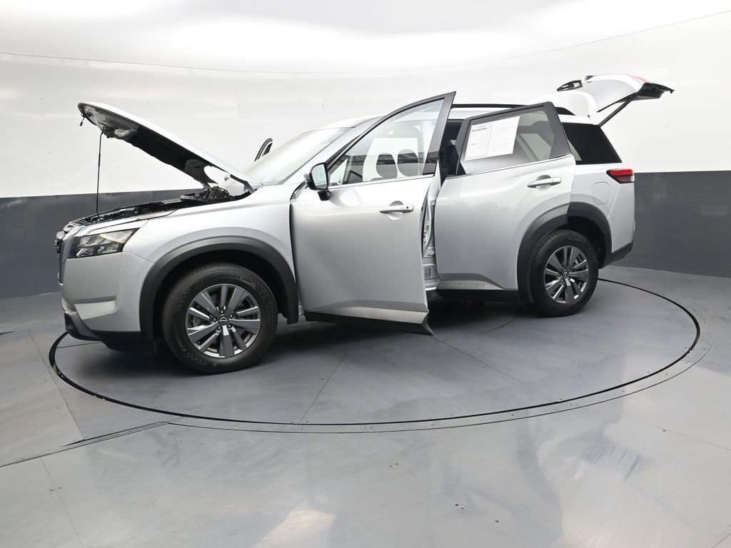 Used 2025 Nissan Pathfinder SV AWD/4WD image 54