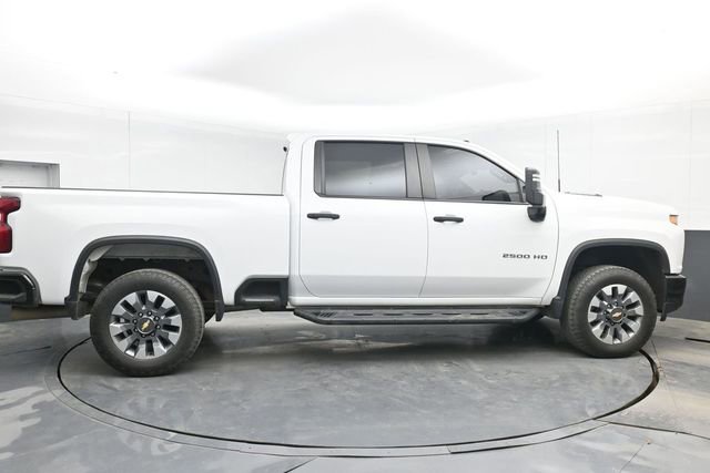 Used 2022 Chevrolet Silverado 2500 Custom w/ Custom Value Package AWD/4WD image 15