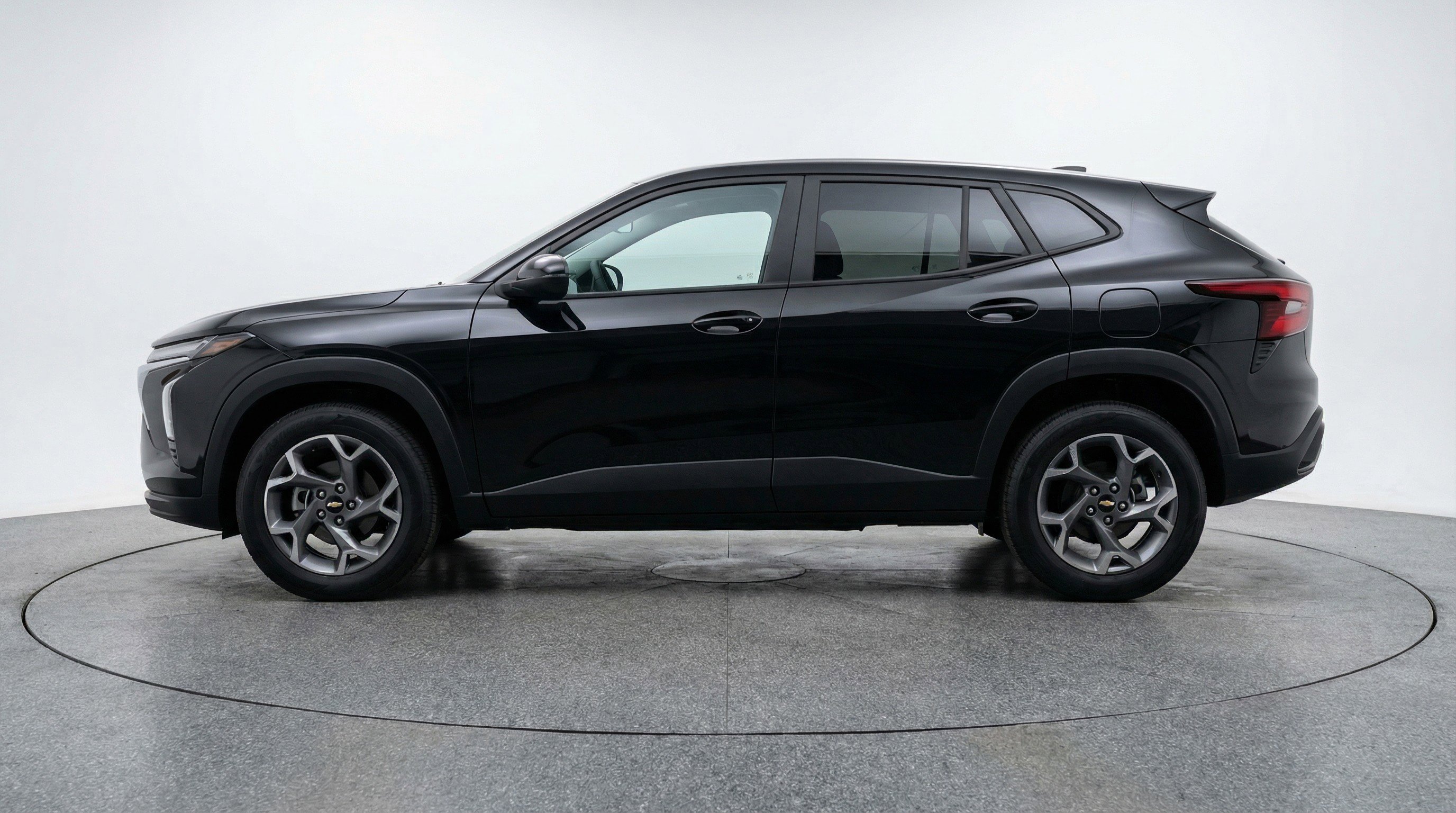 Used 2025 Chevrolet Trax LT w/ LT Convenience Package image 5